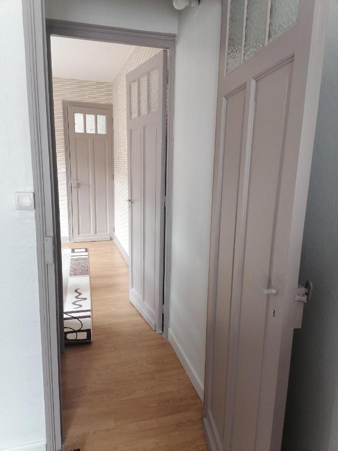 Lille Pres Du Chu Lille Apartment Bagian luar foto