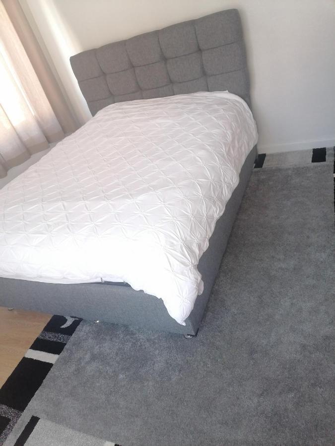 Lille Pres Du Chu Lille Apartment Bagian luar foto