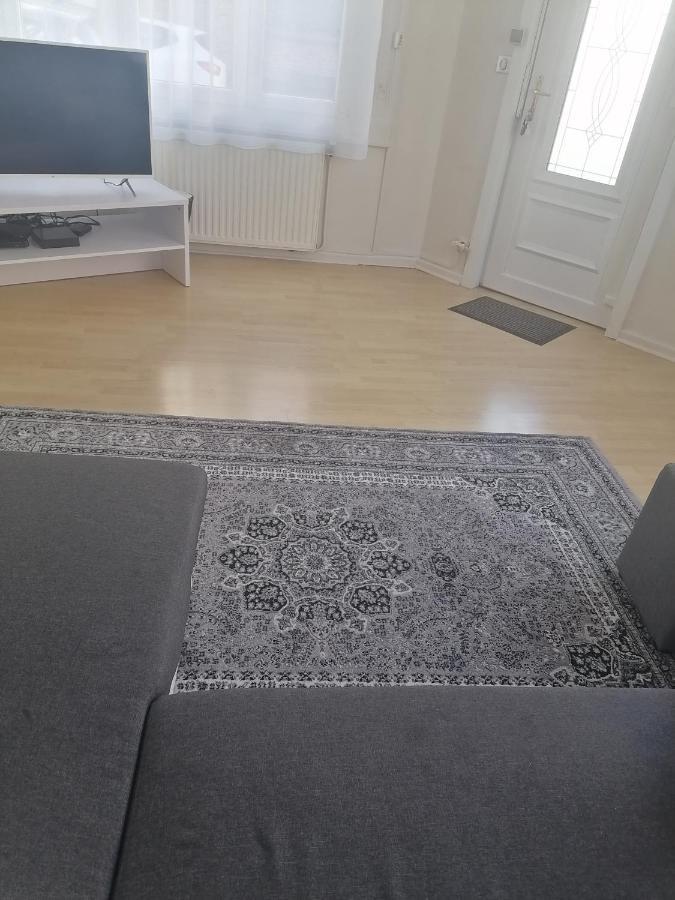 Lille Pres Du Chu Lille Apartment Bagian luar foto
